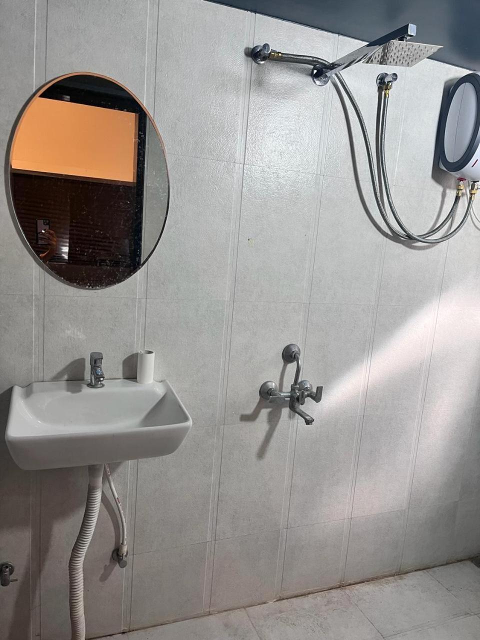 Apartment 3 Bhk Spacious Pune